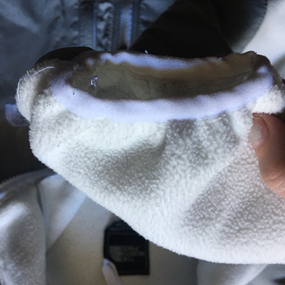 Women’s Northface Coat - Picture 6 of 6